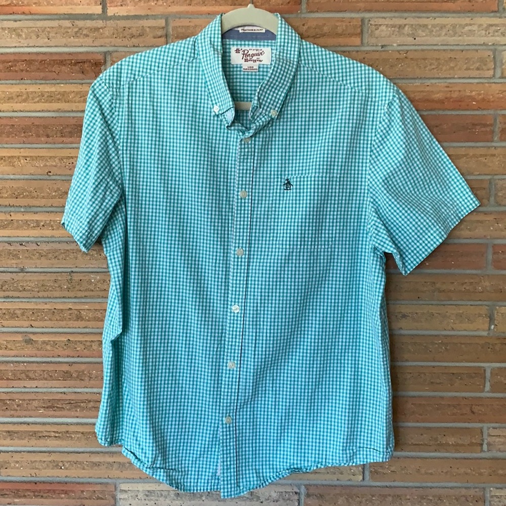 Men’s shirt sleeve Penguin by Munsingwear shirt.